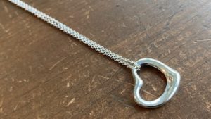 ティファニーのハートネックレスの傷取り修理後