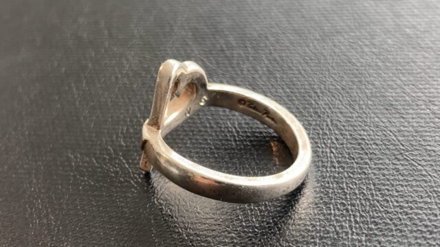 ティファニーの指輪の刻印消し修理前