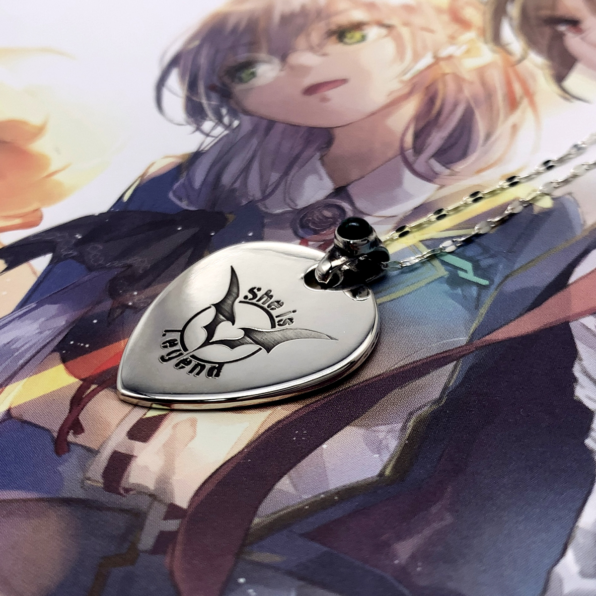 she is legend,pick necklace