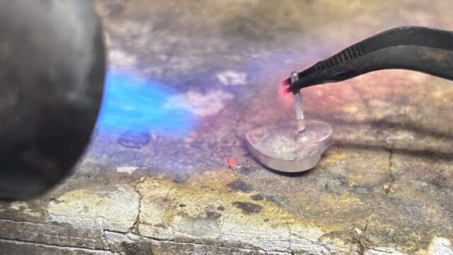 グッチのピアス修理