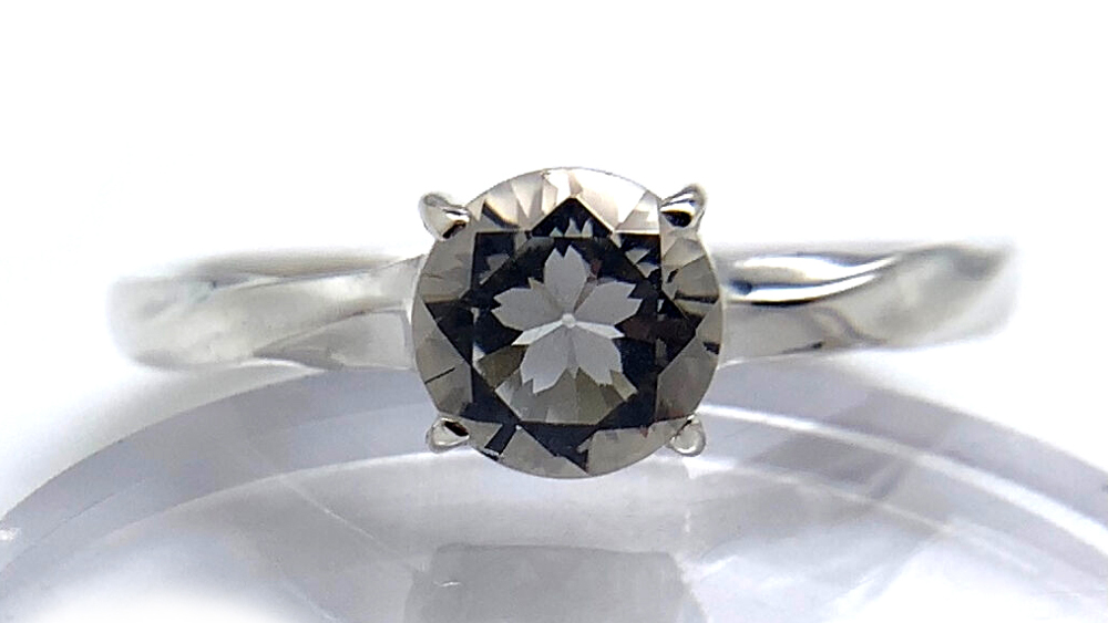さくらインカットのリング、水晶