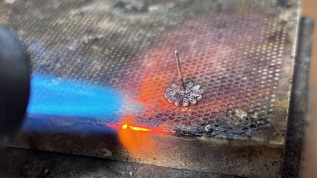 グッチのピアス修理